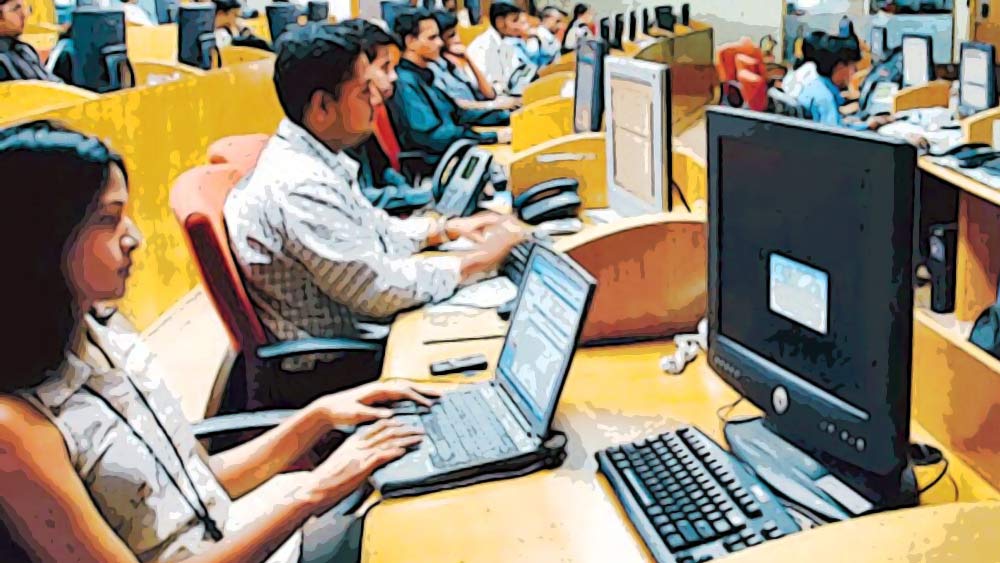 খুব কম সময়েই রোজ সহকর্মীদের মধ্যে ব্যাপক জনপ্রিয় হয়ে ওঠেন। সহকর্মীদের সঙ্গে খুবই ভাল ব্যবহার করতেন রোজ। পাশাপাশি, সময়ের কাজ সময়ে শেষ করার জন্য এবং কর্মদক্ষতার জন্য প্রতি মাসেই ‘এমপ্লয়ি অব দ্য মান্থ’ (মাসের সেরা কর্মী) খেতাব পেতেন। রোজ স্যাফরন সংস্থায় মোট ছ’মাস কাজ করেছিলেন। আর এই ছ’মাসই তিনি এই খেতাব পান।