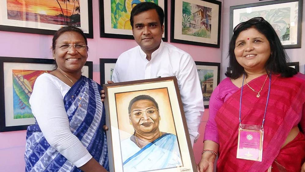 ২০০৯ সালে বিজেডির সঙ্গে বিজেপির জোট ছিন্ন হয়ে গেলেও মুর্মু বিধানসভা ভোটে জিতে যান।