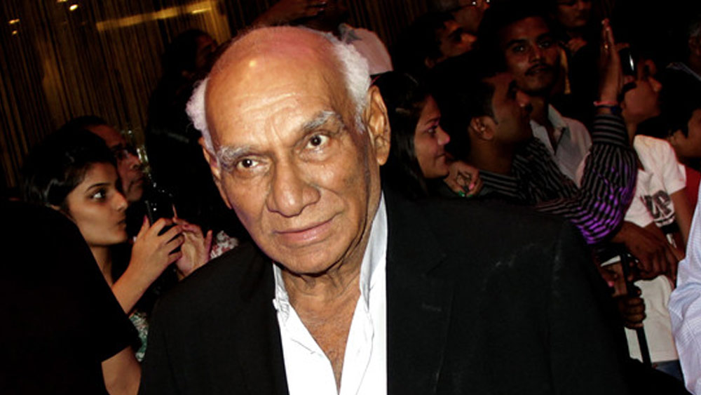 দুই নায়িকার কেরিয়ারের দু’টি বিখ্যাত ছবির পরিচালক ছিলেন যশ। ১৯৮১ সালে রেখাকে নিয়ে ‘সিলসিলা’ তৈরি করেন। ১৯৮৯ সালে তাঁর পরিচালিত ‘চাঁদনি’ ছবির নায়িকা ছিলেন শ্রীদেবী। দু’টি সিনেমাই বলিউডের সময়োত্তর ছবির তালিকায় জায়গা করে নিয়েছে।