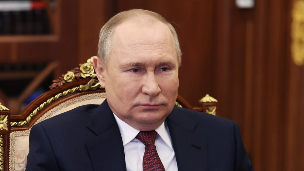 পুতিনের হাতের ব্রিফকেসটিতে কী রয়েছে? পশ্চিমী দেশগুলির সংবাদমাধ্যমের ‘কৌতূহলী’ রিপোর্টে দাবি, সেটি আসলে পরমাণু ব্রিফকেস। সেটি কী? ঠিক কী থাকে পরমাণু ব্রিফকেসের ভিতরে?