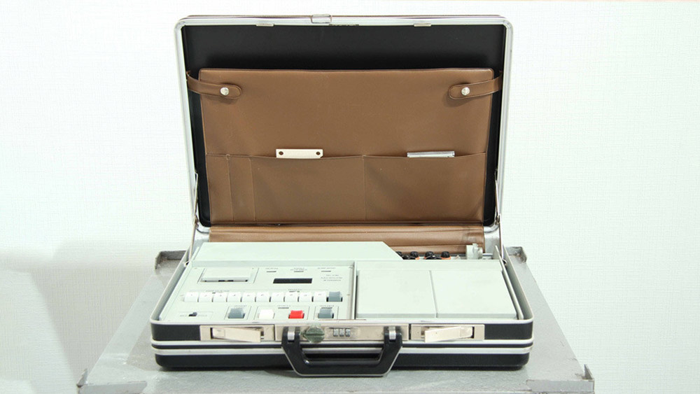 আশির দশকে তৎকালীন সোভিয়েত ইউনিয়নের প্রধান ইউরি আন্দ্রোপভের আমলে শেগেট তৈরি করা হয়েছিল বলে দাবি। ১৯৮৪ সালের মার্চে মিখায়েল গর্বাচভ তৎকালীন সোভিয়েত কমিউনিস্ট পার্টির জেনারেল সেক্রেটারির দায়িত্ব গ্রহণের পর এটি কাজে লাগানো শুরু হয় বলে দাবি সংবাদমাধ্যমগুলির। সে সময় এর যোগাযোগের মাধ্যম হিসাবে কভকজ নামে একটি সাঙ্কেতিক ব্যবস্থার সাহায্য নেওয়া হত।