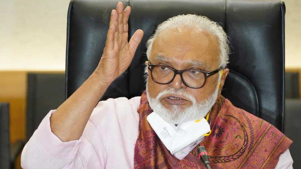 ১৯৯১-এ প্রথম বড় ভাঙন ধরে শিবসেনায়। একাধিক বিধায়ককে নিয়ে কংগ্রেসে যোগ দেন মুম্বইয়ের প্রাক্তন মেয়র ছগন ভুজবল। পরে শরদ পওয়ারের দল এনসিপিতে যান তিনি। মহারাষ্ট্রের উপমুখ্যমন্ত্রীও হন। বর্তমানে তিনি উদ্ধব সরকারের মন্ত্রী। 