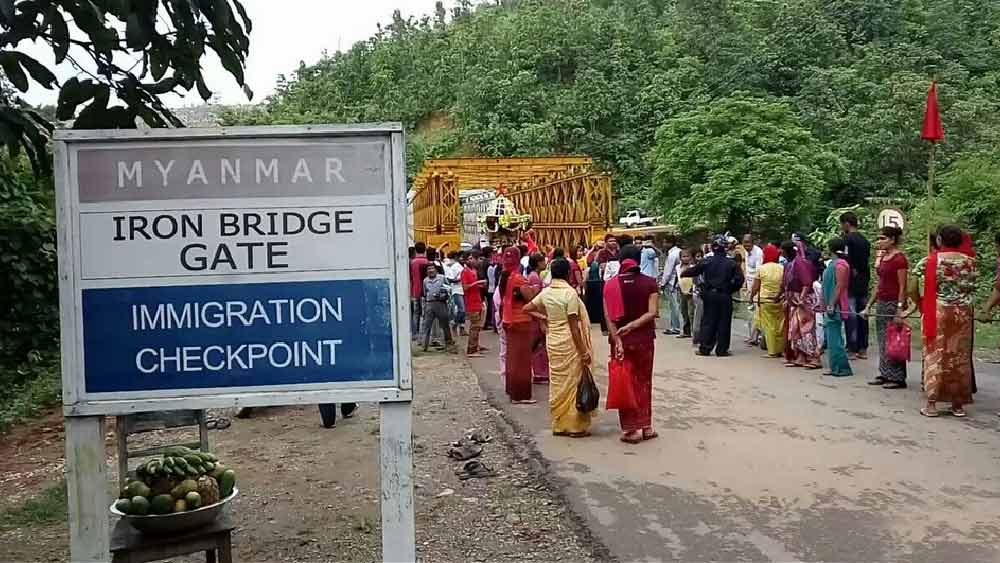 এই চুক্তি অনুযায়ী, উভয় দেশেরই সীমান্ত এলাকায় বসবাসকারীরা সীমান্ত থেকে ১৬ কিলোমিটার ভিতর পর্যন্ত অবাধে যাতায়াত করতে পারবেন।