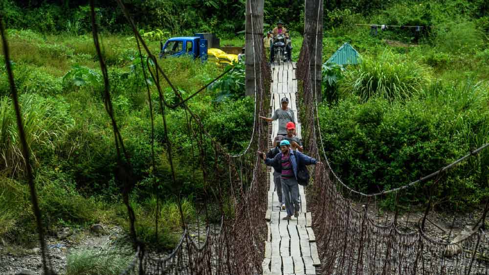 ভারতে সীমান্ত এলাকায় দায়িত্বে থাকা পুলিশ মায়ানমার থেকে ক’জন শিশু ভারতে প্রবেশ করছে তার হিসাব রাখে। তবে চুক্তি অনুযায়ী তাদের কেউ আটকায় না।
