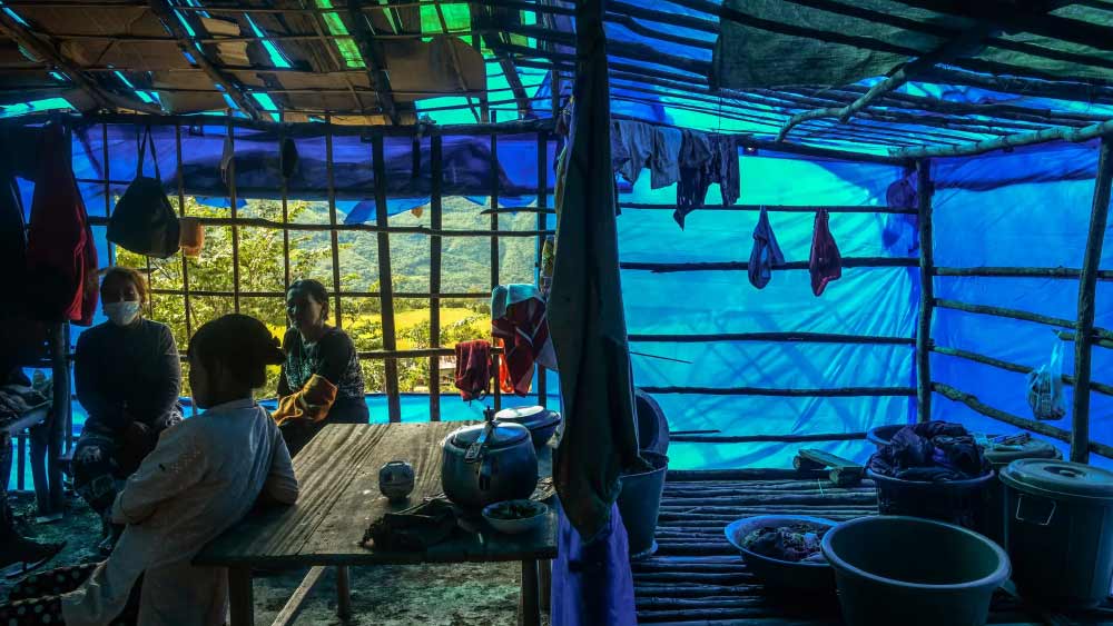 মিজোরাম সরকারের তথ্য অনুযায়ী, ৪ জুন পর্যন্ত, মায়ানমার থেকে প্রায় ২৯,৯৬৪ জন শরণার্থী মিজোরামে এসে আশ্রয় নিয়েছেন। এদের মধ্যে ১১,৮৩৩ জন ১৪৯টি ত্রাণ শিবিরে বসবাস করেন। বাকিরা রাজ্যের বিভিন্ন অংশে ছড়িয়ে-ছিটিয়ে বসবাস করছেন।