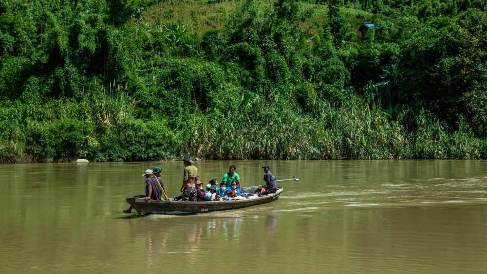 মিজোরাম সরকার এই শরণার্থীদের অস্থায়ী পরিচয়পত্রও প্রদান করেছে।