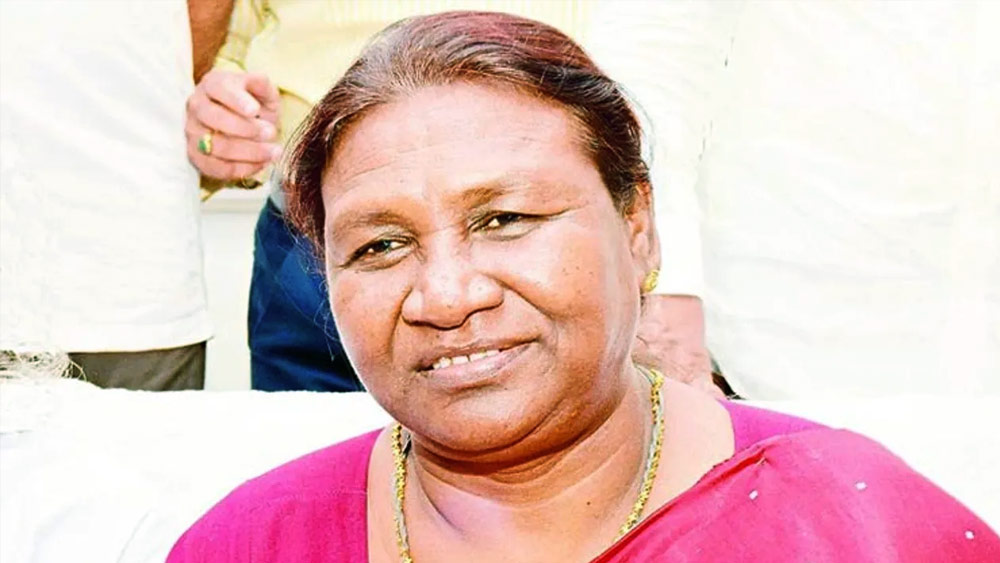 এর পর দ্রৌপদীর ব্যক্তিগত জীবন আরও কঠিন হয়ে পড়ে। ২০০৯ সালের ঘটনা। তাঁর পুত্র লক্ষ্মণ তখন মায়ের সঙ্গে রায়রংপুরে ছিলেন না। সেই সময় পত্রপড় এলাকায় তাঁর কাকার বাড়িতে থাকছিলেন দ্রৌপদী-পুত্র।