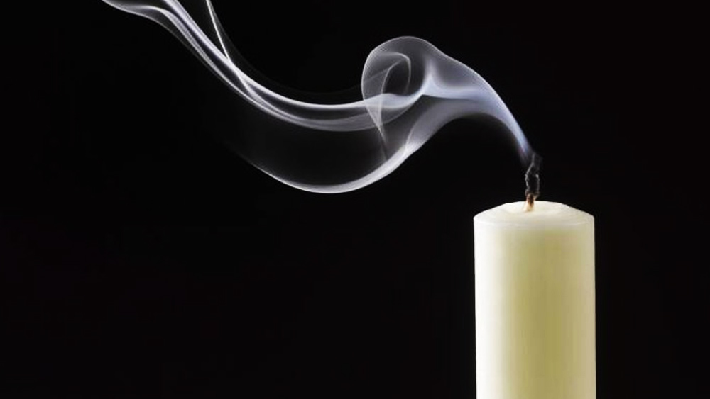 ক্লান্ত রয়েছেন ভেবে আর তাঁর সঙ্গে কেউ কথা বলেননি। পরের দিন সকালেই তাঁকে জ্ঞানহীন অবস্থায় পাওয়া যায়। পুলিশের ধারণা, বাড়ি ফেরার সময় লক্ষ্মণের মাথায় আঘাত লাগে। কিন্তু ময়নাতদন্তের সময় কোনও আঘাতের চিহ্ন মেলেনি।