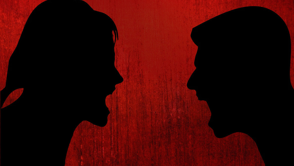 ২০ হাজার টাকায় আর দিন চলছে না বলে রাজেশের কাছে আরও টাকা চাইতে শুরু করেন তিনি। দিনের পর দিন এই অশান্তি মেনে নিতে পারছিলেন না বলে অনুপমাকে খুন করার সিদ্ধান্ত নেন রাজেশ।