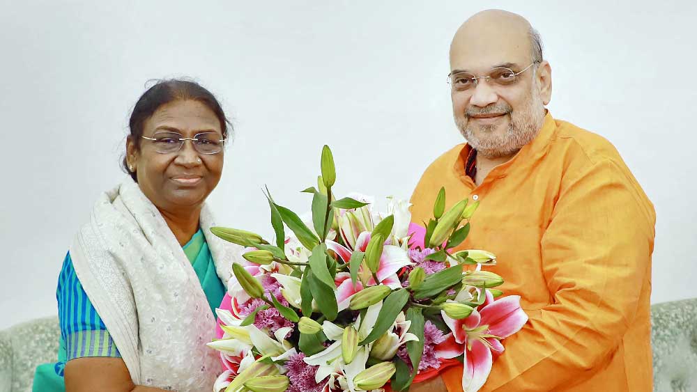 বিজেপির কাছে লোকসভা নির্বাচনের লড়াইয়েরও অঙ্গ দ্রৌপদীকে প্রার্থী করা। ভোটের অঙ্ক ভাল বোঝেন অমিত শাহরা।