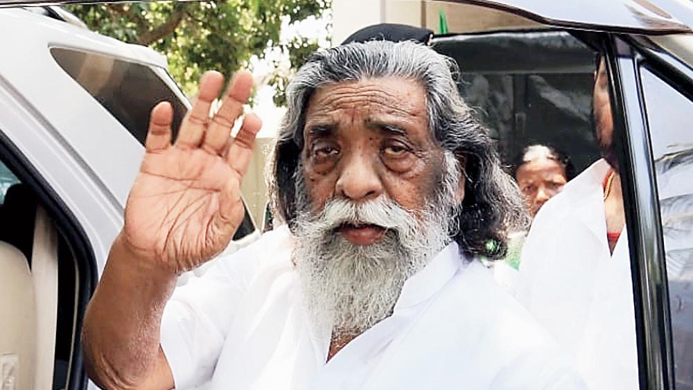 ২০০৫ সালে ঝাড়খণ্ডের বিধানসভাতেও শক্তিপরীক্ষার নির্দেশ দেয় সুপ্রিম কোর্ট। অভিযোগ উঠেছিল, বিজেপি সংখ্যাগরিষ্ঠতা পাওয়া সত্ত্বেও ঝাড়খণ্ডের তৎকালীন রাজ্যপাল সৈয়দ রাজি মুখ্যমন্ত্রী হিসাবে ঝাড়খণ্ড মুক্তি মোর্চা নেতা শিবু সোরেনের নাম ঘোষণা করেন। এর পরই সুপ্রিম কোর্ট অবিলম্বে বিধানসভায় শক্তিপরীক্ষার নির্দেশ দেয়।