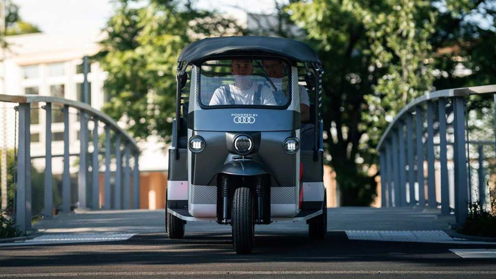 এই সংস্থা সেই পুরনো ব্যাটারিগুলিকে ই-রিকশাতে ব্যবহার করা যায় কি না, তা পরীক্ষা-নিরীক্ষা করছে।