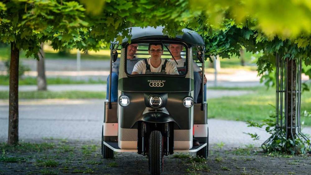 এই সংস্থা সেই পুরনো ব্যাটারিগুলিকে ই-রিকশাতে ব্যবহার করা যায় কি না, তা পরীক্ষা-নিরীক্ষা করছে।