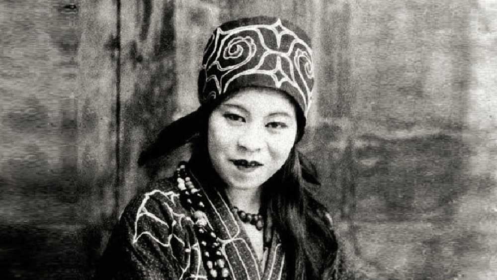 চেং ই সাও— সর্ব কালের এক জন সফল জলদস্যু। সর্ব কালের সফল কথাটাতে হয়তো একটু হোঁচট খাবেন, ভাবতে বসবেন এক জন জলদস্যুর জীবনে সাফল্যটা আসবে কী ভাবে? তা-ও আবার মহিলা! দস্যুবৃত্তিতে সাফল্যের নজির তৈরি করেছিলেন চেং ই সাও।