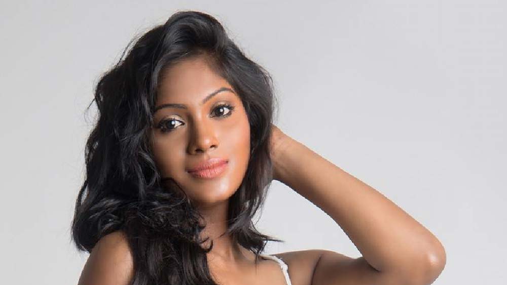 ফাঁসিদেওয়া ব্লকের মহিলা তৃণমূল কংগ্রেসের সম্পাদকের দায়িত্ব সামলাচ্ছেন। নিজে আদিবাসী। আদিবাসী সমাজেও তাঁর প্রভাব রয়েছে।