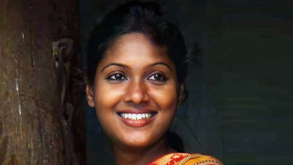 সাংস্কৃতিক জগৎ, বিশেষ করে সিনেমার পর্দায় যথেষ্ট জনপ্রিয় মুখ রুমা। আদিবাসী আঞ্চলিক ভাষায় ‘মোর স্বপ্ন’ ও ‘টেম্পার’-এই দুই ছবিতে অভিনয় করেছেন তিনি। এ ছাড়া টলিউডের ছবি ‘তোমায় আমায় মিলে’, ‘কিরীটি রায়’ ছবিতেও অভিনয় করছেন উত্তরবঙ্গের এই শিল্পী।