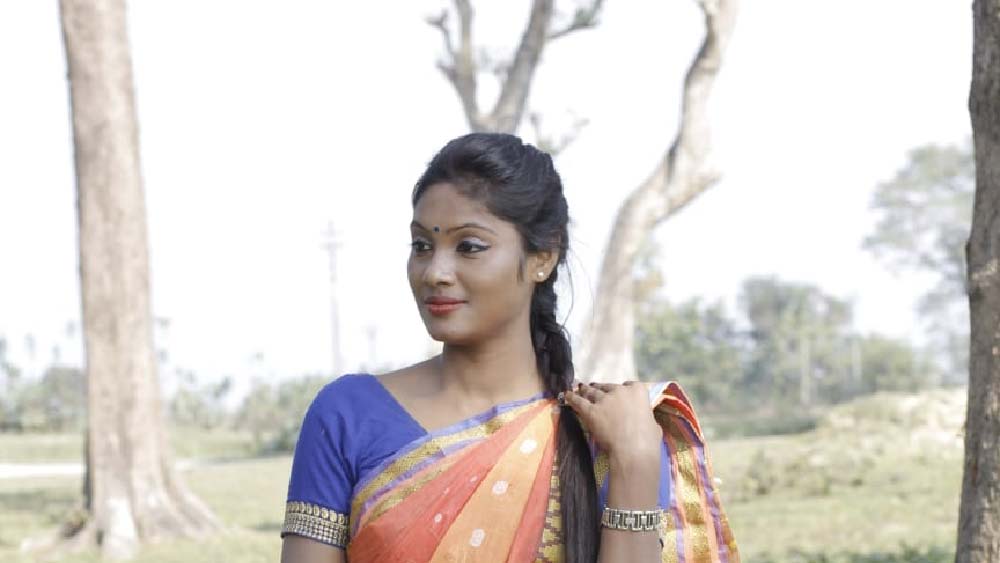 রুমার বাড়ি ফাঁসিদেওয়ার খারুভাঙা এলাকায়। সেখান থেকেই স্বপ্ন দেখতে শুরু করেন তিনি।