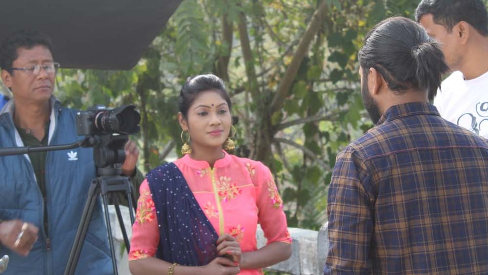 ২০১৮ সালে কলকাতায় এসে চলচ্চিত্র ভবনে ‘ফিল্ম মেকিং’ নিয়ে পড়াশোনা শুরু করেন। ঝাড়খণ্ডের একটি তথ্যচিত্র থেকেই তিনি রুপোলি পর্দায় কাজ শুরু করেছিলেন।