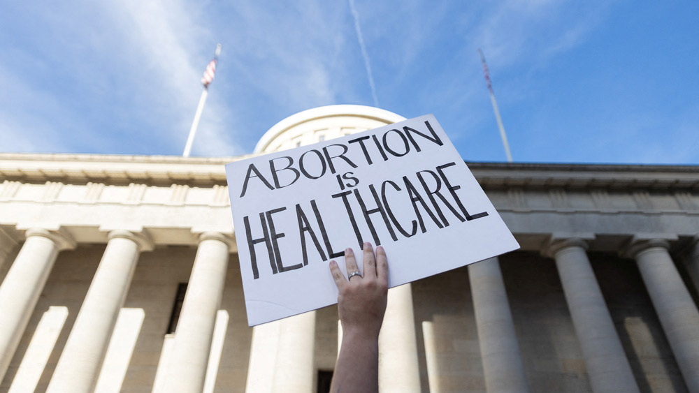 তথ্য বলছে, এই পদ্ধতিতে ৫৪ শতাংশ মহিলা গর্ভপাত করিয়ে থাকেন। ২০২০ সালে এই ওষুধটি অনুমোদন করে আমেরিকার ফুড অ্যান্ড ড্রাগ অ্যাডমিনিস্ট্রেশন।