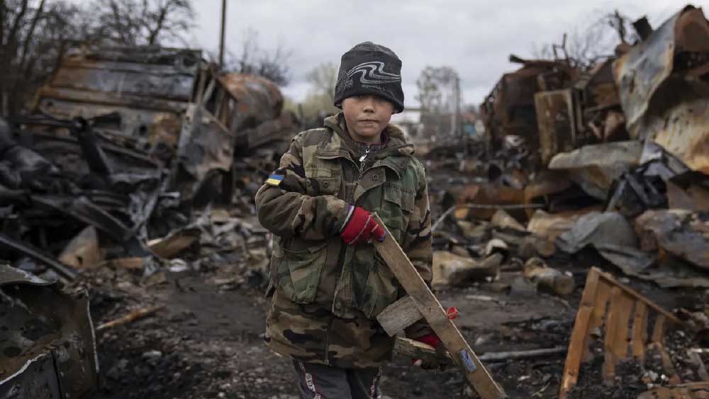 প্রসঙ্গত, অনেক দিন আগে থেকেই ইউক্রেনের সেভেরোদোনেৎস্ক শহর দখলের লড়াইয়ে ভয়ানক যুদ্ধে মেতেছিল মস্কো এবং কিভের সেনাবাহিনী।