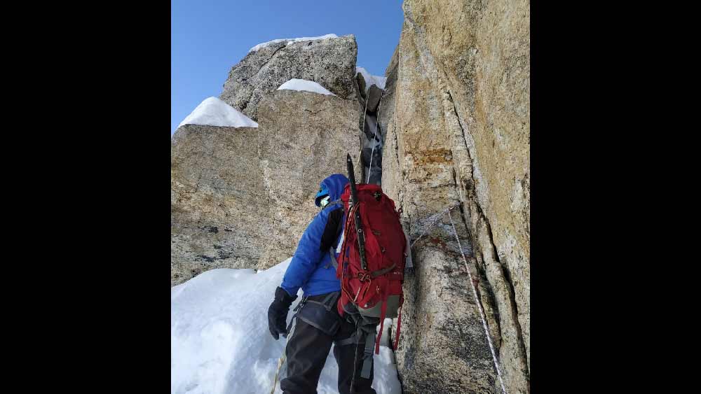 গত ২৮ মে দেবাশিস-সহ ১১ জনের একটি অভিযাত্রী দল বেরিয়ে ছিল মাউন্ট ইন্দ্রাসন (উচ্চতা ৬২২১ মিটার) এবং মাউন্ট দেও টিব্বা (উচ্চতা ৬০০১ মিটার) জয়ের লক্ষ্যে।