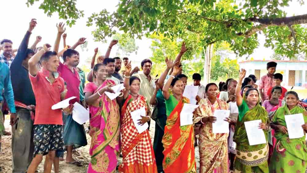 সরব: দুর্নীতির অভিযোগ তুলে প্রতিবাদ গ্রামবাসীদের। নিজস্ব চিত্র