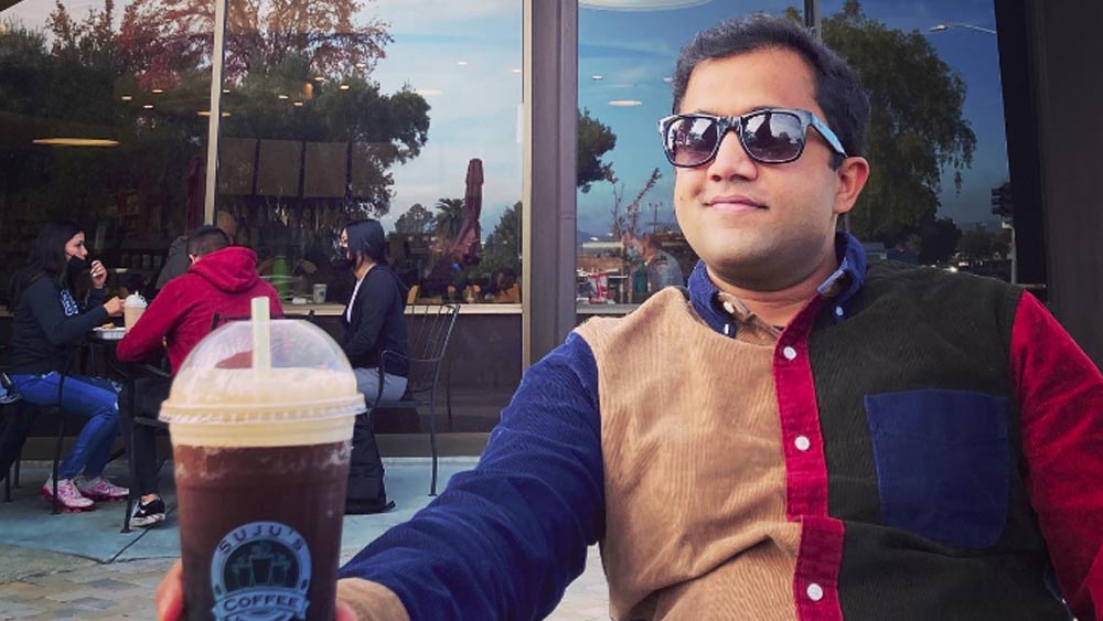 একটি মরাঠি ছবি পরিচালনা করছেন তিনি। সেই ছবির অধিকাংশ পুণে এবং মহারাষ্ট্রের অন্যান্য এলাকায় শ্যুটিং করা হচ্ছে।