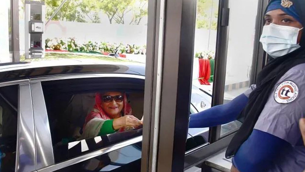 সব ঠিক থাকলে সেপ্টেম্বরের প্রথম সপ্তাহেই শেখ হাসিনা ভারত সফরে আসতে পারেন এই পদ্মা সেতু দিয়েই।