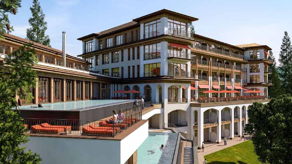 মোট ১২৩টি ঘর রয়েছে এই হোটেলে। রয়েছে ৪৭টি বিশেষ সুইটও। হোটেল চত্বরের মধ্যে আরও একটি হোটেল তৈরি করা হয়েছিল শুধু এই সুইটগুলির জন্য। নাম দেওয়া হয়েছিল স্লস এলমাও রিট্রিট। এই সব সুইটের প্রত্যেকটি হুবহু এক রকম। আসবাব থেকে শুরু করে সুযোগ-সুবিধা কিচ্ছুটি আলাদা করার উপায় নেই।