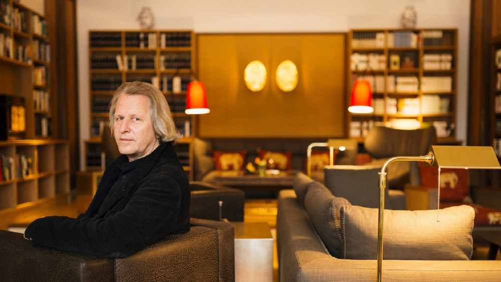 রাষ্ট্রনেতাদের কথা মাথায় রেখে হুবহু এক ধরনের সুইট বানানোর বুদ্ধিটা দিয়েতমারেরই। হোটেলটিকে আন্তর্জাতিক শীর্ষ সম্মেলনের জন্য আদর্শ হোটেল বানাতে চেয়েছিলেন তিনি। যাতে সম্মেলনে যোগ দিতে হোটেলে এসে কোনও রাষ্ট্রনেতা নিজেদের একটুও কম বা বেশি সুবিধাপ্রাপ্ত বলে না মনে করেন।