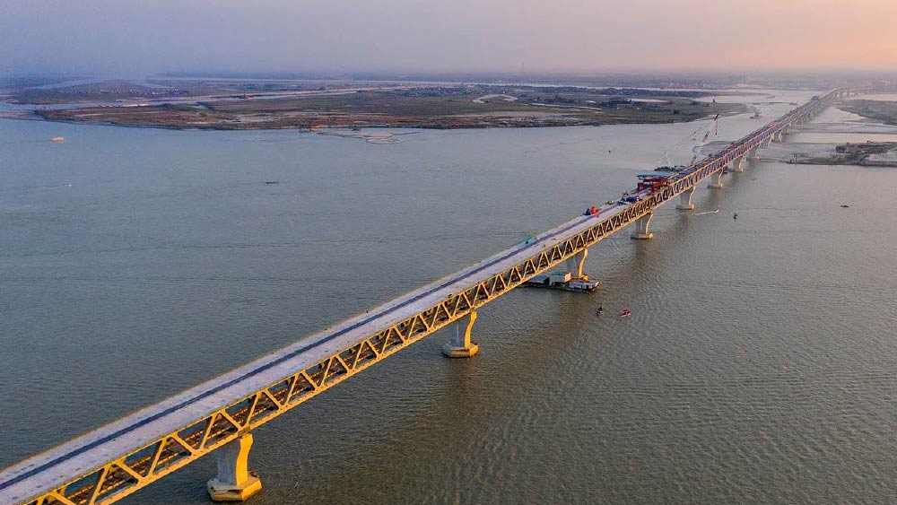 বাংলাদেশের বিশেষজ্ঞ কমিটির প্রধান ছিলেন অধ্যাপক জামিলুর রেজা চৌধুরী। তাঁর মৃত্যুর পর ওই কমিটির প্রধান হন অধ্যাপক শামীম জেড বসুনিয়া।