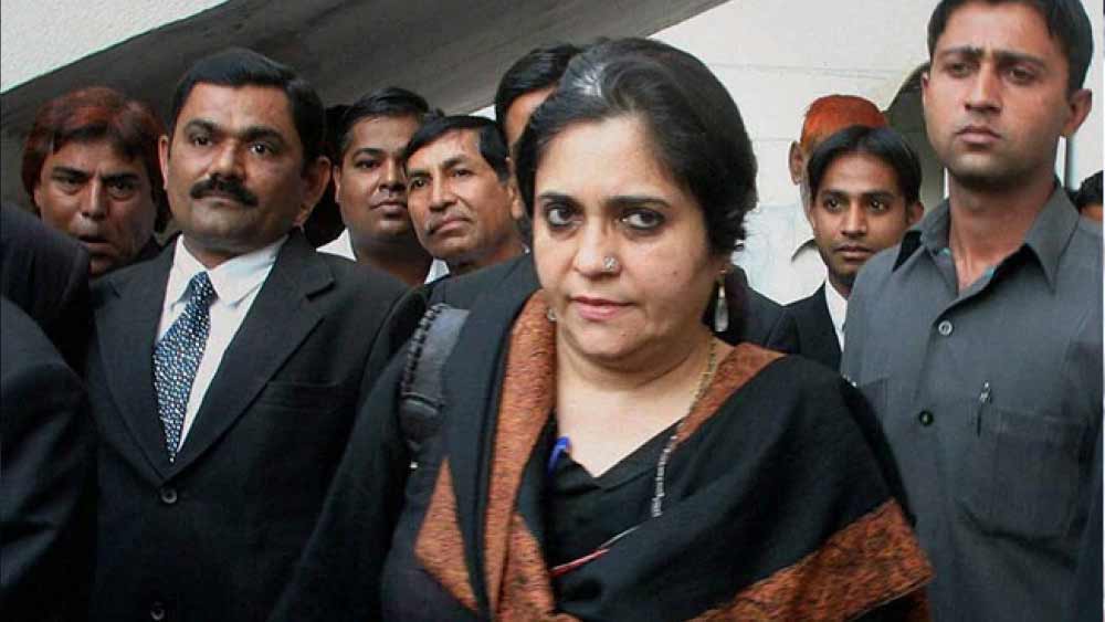 ১৯৯৩ সালে মুম্বই হিংসার ঘটনা থেকে সাংবাদিক তিস্তা শেতলওয়াড়ের পরিচিতি বলা যায়। আবার এই ঘটনার পরেই কাজ ছেড়ে দিয়ে স্বামীর সঙ্গে একটি পত্রিকা প্রকাশনী সংস্থা খোলেন তিনি।