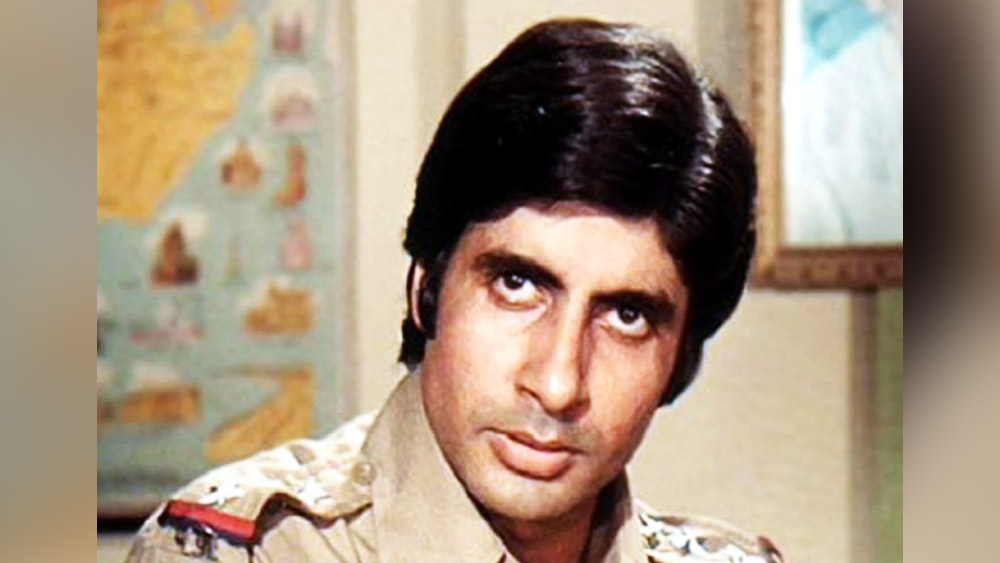 ১৯৭৩ সালে মুক্তি পাওয়া ‘জঞ্জীর’ ছবিতে অভিনয় করার পর অমিতাভকে আর ফিরে তাকাতে হয়নি। সাফল্যের সিঁড়িতে এক এক ধাপ করে এগিয়ে গিয়েছেন বিগ-বি।