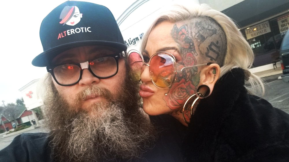 ইভান জানান, একটি পর্ন ছবিতে একটি দৃশ্য চলাকালীন তিনি এক পর্ন তারকাকে মলত্যাগ অবধি করতে দেখেছেন। 