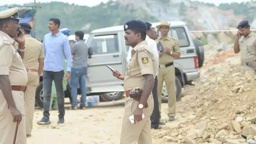 অপহরণের চার দিন পর তাঁর দেহ শহরের বাইরে রামোতল্লি লেকের কাছ থেকে উদ্ধার হয়।