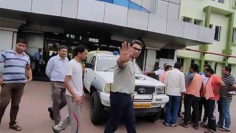 মঙ্গলবার আসানসোল ইঞ্জিনিয়ারিং কলেজে বিক্ষোভ মৃতের পরিবারের।