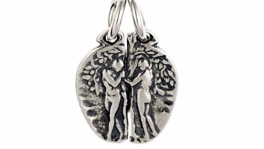 অষ্টাদশ শতকে ইউরোপে আদম ও ইভের ছবি সম্বলিত এক প্রকার তাবিজ সদ্যোজাত শিশুদের গলায় পরিয়ে শক্তিশালী দেবদূতদের নামোচ্চারণ করার রেওয়াজ চালু হয়। বিশ্বাস, এর ফলে ‘দুষ্ট’ লিলিথ ও তাঁর অশুভ অনুচররা কোনও ক্ষতি করতে পারবে না।