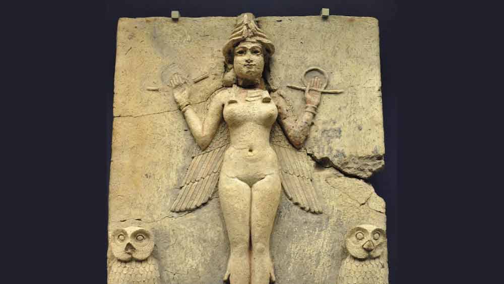 লিলিথের কাহিনি থেকে পরবর্তী কালে এক অন্য ‘সত্য’-কে তুলে আনেন মানবীচেতনাবাদী গবেষকরা। তাঁদের মতে লিলিথ পুরুষতান্ত্রিক ধর্মের একতরফা অনুশাসনের বিরুদ্ধে প্রথম প্রতিবাদ। তিনি একই সঙ্গে ঈশ্বর ও আদমের আনুগত্য অস্বীকার করে নারীর স্বাতন্ত্র্যকে ব্যক্ত করেছিলেন। (সঙ্গের ছবিটি ‘কুইন অব দ্য নাইট’ নামে পরিচিত এক প্রাচীন মেসোপটেমীয় টেরাকোটা ভাস্কর্যের। ১৮০০-১৭০০ খ্রিস্টপূর্বাব্দের এই ভাস্কর্যে উৎকীর্ণ মূর্তিটি লিলিথের বলেই ধরে নেওয়া হয়)