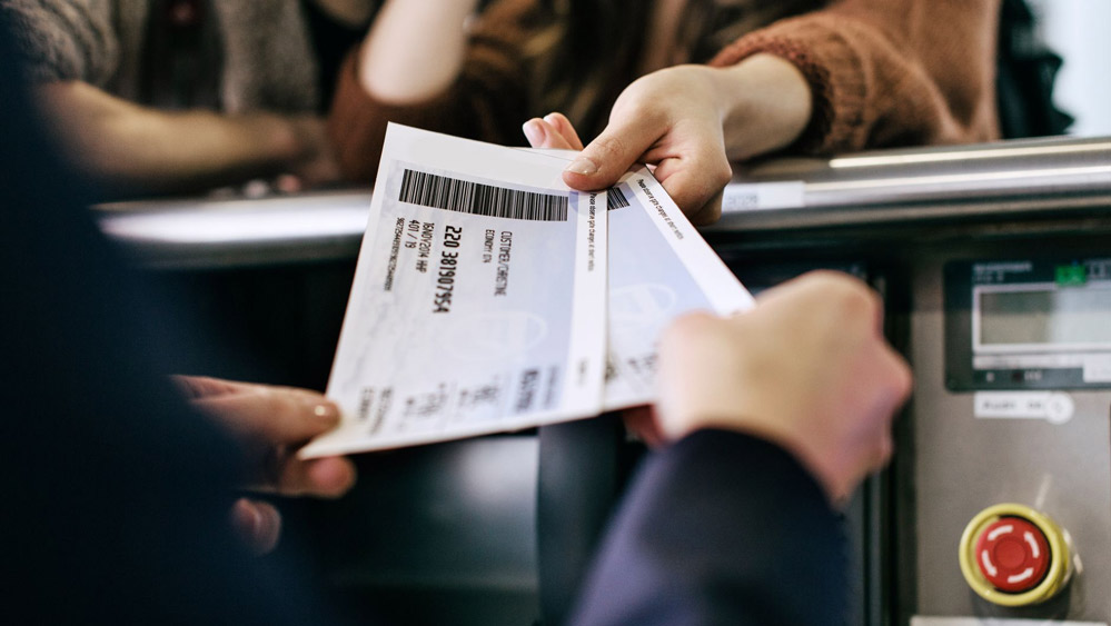 এই হোটেল তৈরির খরচ, পরমাণু শক্তিচালিত ইঞ্জিন ইত্যাদি নজরে রেখে বলাই যায় যে, বেশ দামি হতে পারে স্কাই ক্রজের টিকিট।