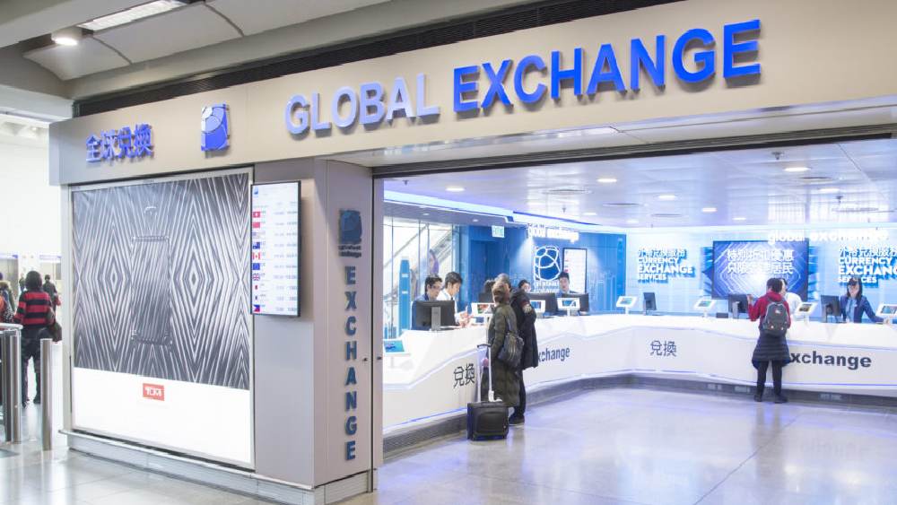 যে দেশে যাবেন, সে দেশের মুদ্রা টাকার বিনিময়ে কিনে নিন আপনার শহর থেকেই। 