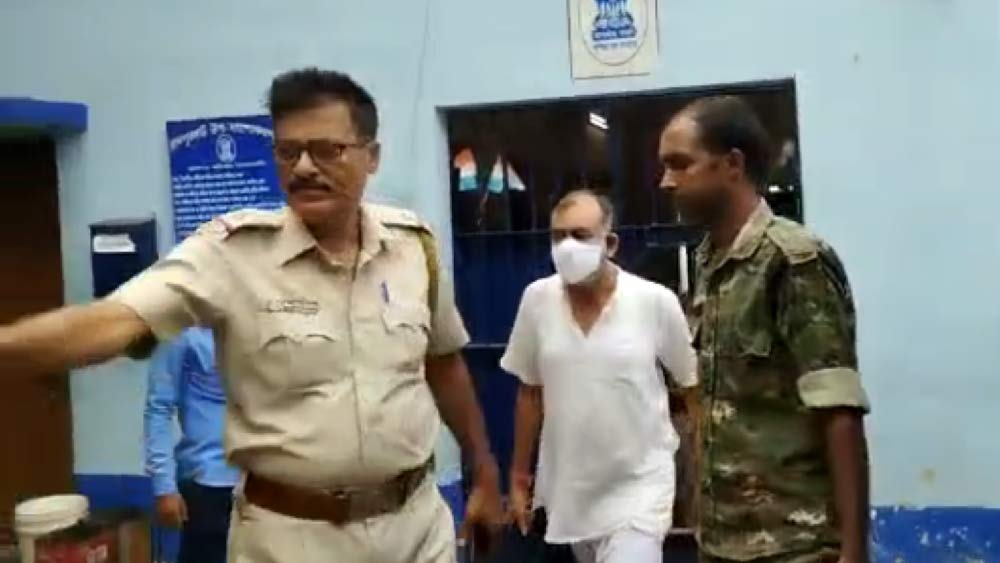 আনারুল দাবি করলেন, তাঁর বিরুদ্ধে ষড়যন্ত্র করা হয়েছে।