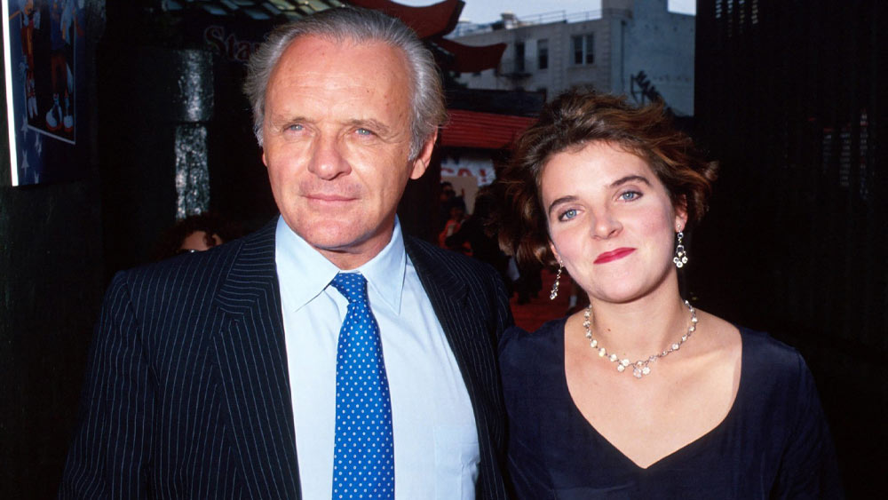 ‘শ্যাডোল্যান্ডস’ ও ‘দ্য রিমেইনস অব দ্য ডে’ ছবিতে তাঁর মেয়ে অ্যাবিগেলের সঙ্গে তিনি অভিনয় করলেও ১৯৯০ সালের পর আর যোগাযোগ রাখেননি কেউ-ই। এক সাক্ষাৎকারে অ্যাবিগেলের মা হওয়ার প্রসঙ্গে তাঁকে জিজ্ঞাসা করলে অ্যান্থনি জানান, তিনি এই বিষয়ে কিছুই জানেন না।