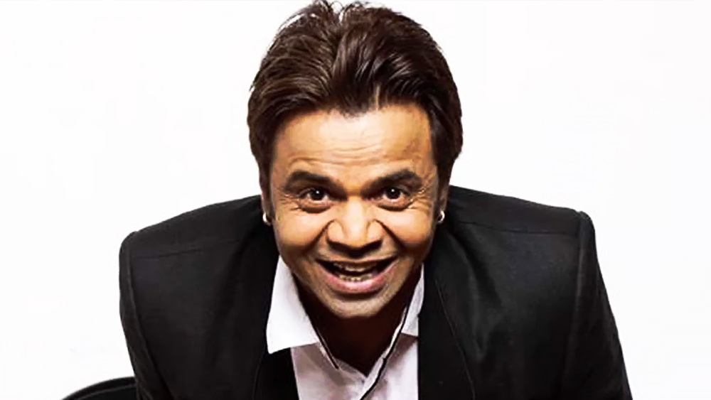 বহু ছবিতে পার্শ্বচরিত্রে অভিনয় করলেও অভিনয় দক্ষতার মাধ্যমে সকলের মন জয় করেছেন রাজপাল যাদব। তবে উচ্চতার দিক দিয়ে বিচার করলে সবচেয়ে নীচে তাঁরই নাম রয়েছে। রাজপালের উচ্চতা পাঁচ ফুট ২ ইঞ্চি। অভিনেতাদের মধ্যে তাঁর উচ্চতা সবচেয়ে কম।