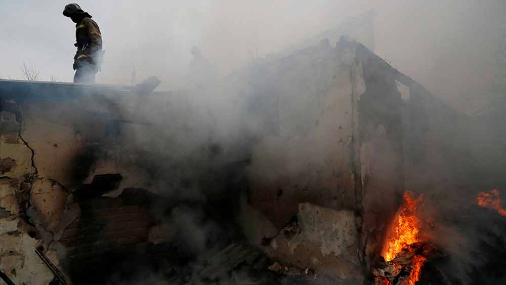 নিষিদ্ধ অস্ত্র নিয়ে হামলার বিষয়ে সরকারি ভাবে কোনও বিবৃতি দেয়নি রাশিয়া। ইউক্রেনের মাটিতে এই বোমা ছোড়া হয়েছে কি না, তা নিয়েও যথেষ্ট তথ্যপ্রমাণও পাওয়া যায়নি। 