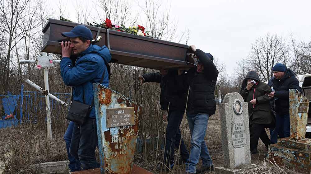 তবে আমেরিকার সংবাদমাধ্যম সিএনএন-এর দাবি, ইউক্রেনীয় সীমান্তে ‘টিওএস-১’ এবং ‘টিওএস-১এ’-এর মতো বেশ কিছু রকেট উৎক্ষেপক দেখা গিয়েছে। এই রকেটের সাহায্যেই ভ্যাকুয়াম বোমা ছোড়া হয়।