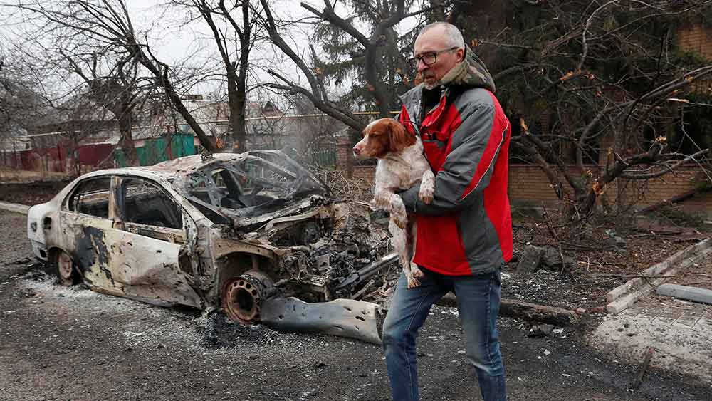নিজেদের দেশের সংবাদমাধ্যমের এ দাবি সত্ত্বেও রাশিয়ার বিরুদ্ধে ভ্যাকুয়াম বোমা ব্যবহারের অভিযোগ নিয়ে মুখ খোলেনি আমেরিকা। যদিও মানবাধিকার সংগঠনগুলির সঙ্গেই একমত হয়েছে ওয়াশিংটন। হোয়াইট হাউসের প্রেস সেক্রেটারি জেন সাকির মতে, ‘‘(ভ্যাকুয়াম বোমা ব্যবহারের) এই অভিযোগ যদি সত্য হয়, তবে তা যুদ্ধাপরাধ।’’ এ বিষয়ে প্রতিক্রিয়া জানাতে অস্বীকার করেছে ওয়াশিংটনে রাশিয়ার দূতাবাস।