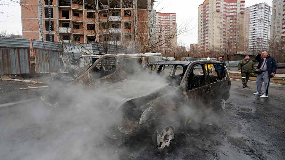 যে ভ্যাকুয়াম বোমা নিয়ে এত বিতর্ক তা আসলে কী? কেনই বা একে সবচেয়ে শক্তিশালী অ-পরমাণু অস্ত্রের তকমা দিয়েছেন যুদ্ধবিশারদরা?