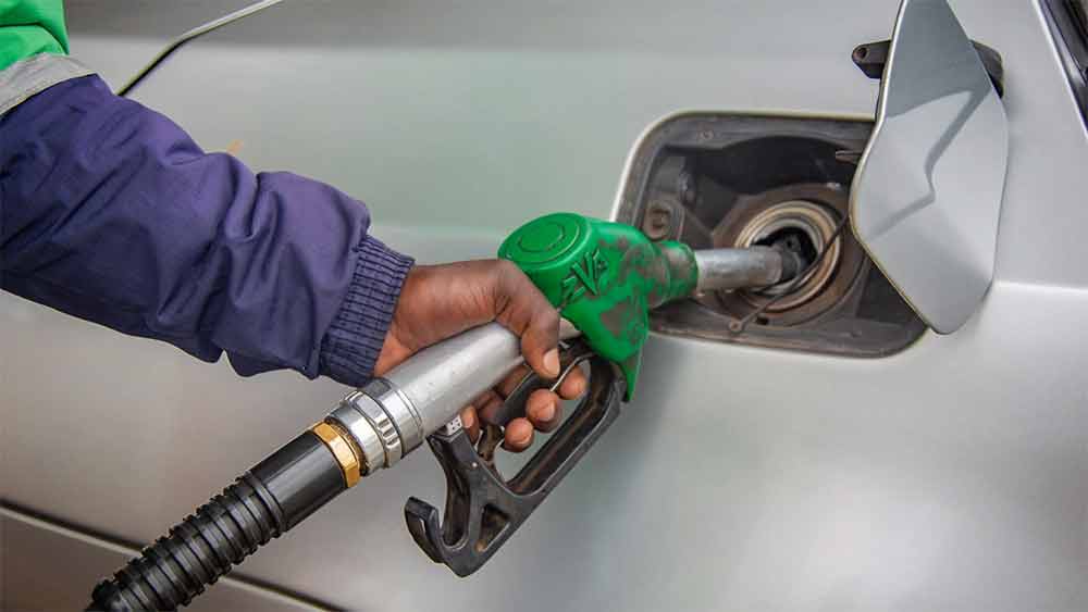 গাড়ির জ্বালানীর হেরফেরেও করকাঠামোয় বদল রয়েছে। ডিজেলচালিত গাড়ির জন্য নির্দিষ্ট কাঠামোর আওতায় নির্ধারিত পরিমাণের সঙ্গে অতিরিক্ত ২ শতাংশ কর দিতে হবে।