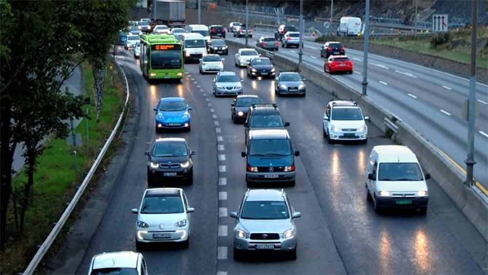 ভারত সিরিজের নম্বরপ্লেট লাগানো কি বাধ্যতামূলক? কেন্দ্রীয় সরকারের নির্দেশিকায় বলা হয়েছে, এটি ব্যবহার করা বাধ্যতামূলক নয়।