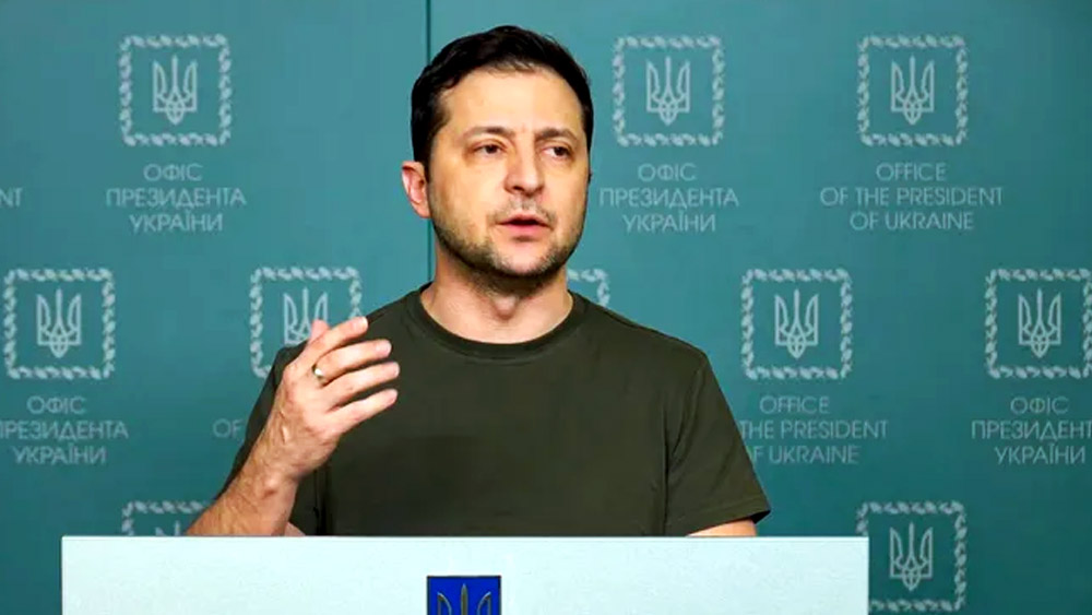 বুধবার সপ্তম দিনে পা দিল রাশিয়া-ইউক্রেন সঙ্ঘাত।  মস্কোর পুরোদস্তুর আঘাতে ইতিমধ্যেই বিপর্যস্ত কিভ। রাশিয়ার ক্ষেপণাস্ত্রের আঘাতে ইউক্রেনের সেনা নিহত হওয়ার পাশাপাশি সাধারণ জনগণেরও মৃত্যু হচ্ছে। এরই মধ্যে চলমান সঙ্ঘাতে পুড়ে ছাই ইউক্রেনের ‘স্বপ্ন’, বিশ্বের সর্ববৃহৎ বিমান এএন-২২৫। 